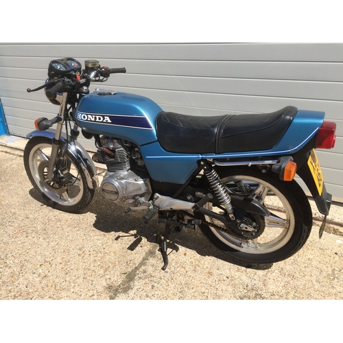 405 - Honda CB250 motorcycle. 1979. Good project exhaust. Original. Reg. XDY 46T. V5