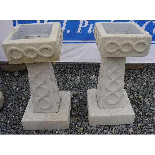 148 - Pair of bird baths 22x10