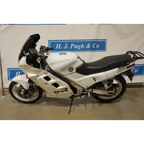 412 - Honda VFR 750 RC24 motorcycle. 1989. Runs and drives well. MOT until 22/11/2020. Engine No- RC24E220... 