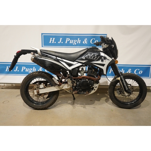 413 - Lexmoto FMR 125 motorcycle. 2014. Good project. No docs