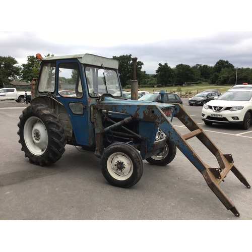 139A - Ford 3000 tractor with loader, starts and runs well. Low hours