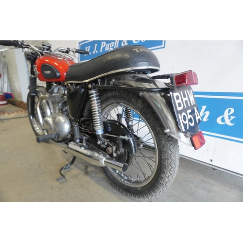 428 - Triumph Tiger 90 motorcycle. 350cc. 1963. Runs. Frame no. H30068. Engine no. T90-H30068. Reg. BHW 19... 