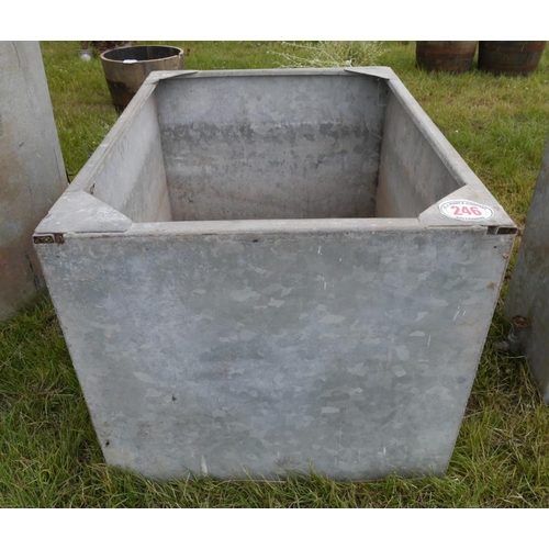 246 - Galvanised rectangular water tank 33
