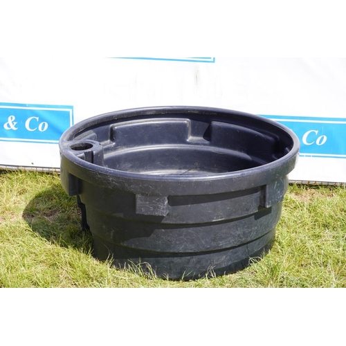 131 - 2000L Round water trough +VAT