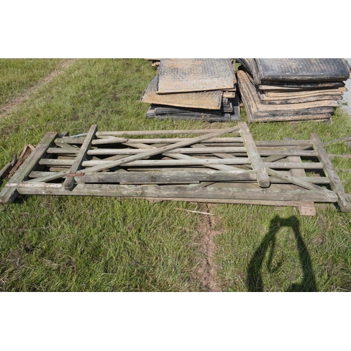 144 - 5 Assorted wooden field gates +VAT