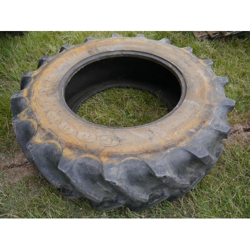 178 - Rear tractor tyre 16.9x30 +VAT