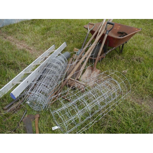 190 - Assorted tools and stock fence +VAT