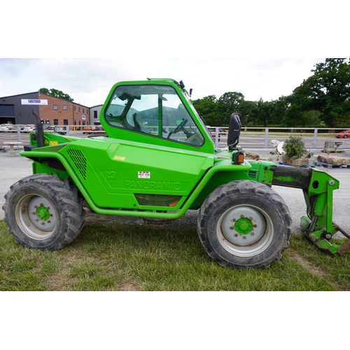 218 - Merlo panoramic. 2001. Type P28.7. 2Ton lifting capacity with tines. Reg. VU02 NEJ. +VAT