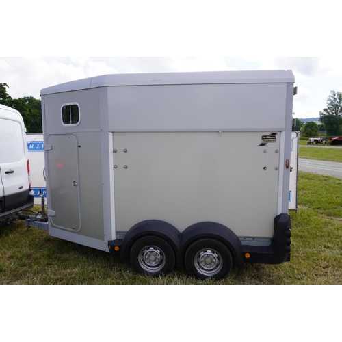 224 - Ifor Williams HP511 silver horse box