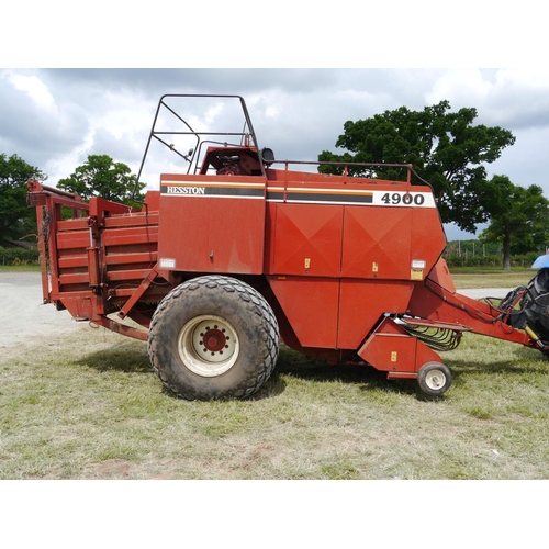 270 - Hesston 4900 square baler. Used last season +VAT