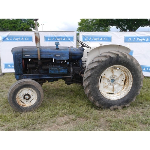 271 - Fordson Super Major tractor. 1964. All straight. Runs & drives well