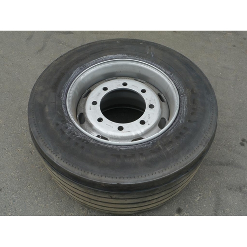 67 - Super single 8 stud wheel and tyre 445/45 R19.5