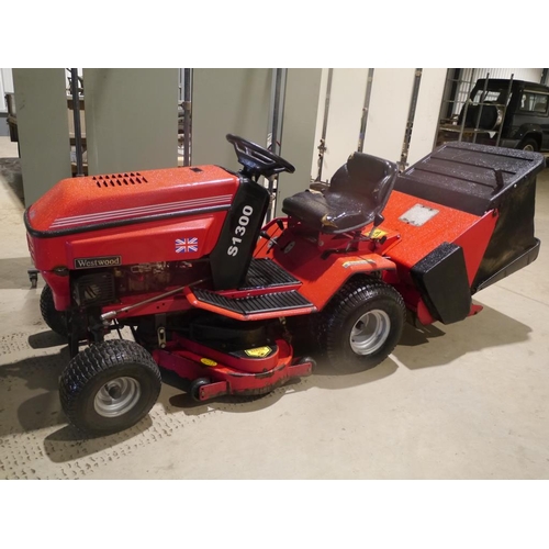 69 - Westwood S1300 ride on mower. Runs