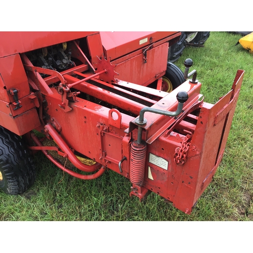 249 - New Holland 377 hayliner baler