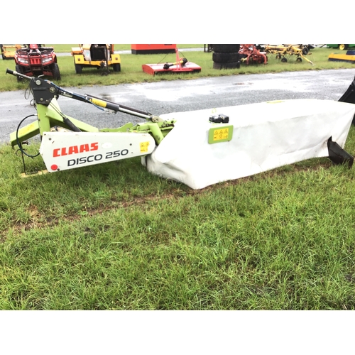 251 - 8ft Claas Disco 250 mower. Used last year +VAT