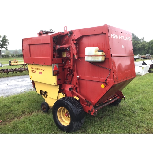 253 - New Holland 835 round baler, used last season