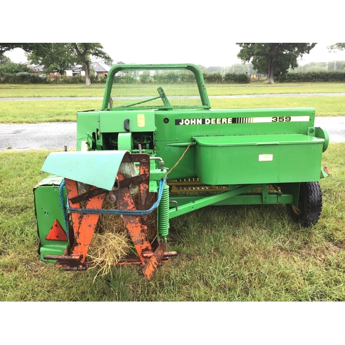 298 - John Deere 359 baler. Working order