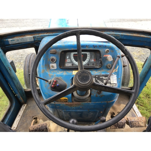 235 - Ford 4600 tractor c/w cab. Good original body work. Runs