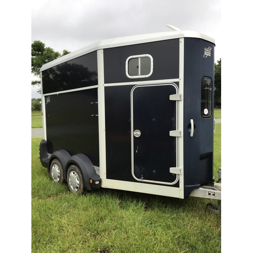 381 - IFor  HB511 Williams horse box. 2008. Very tidy. With key and handbook