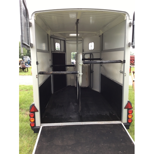 381 - IFor  HB511 Williams horse box. 2008. Very tidy. With key and handbook