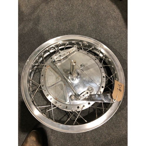 319 - Yamaha TZ 4 leading shoe front wheel