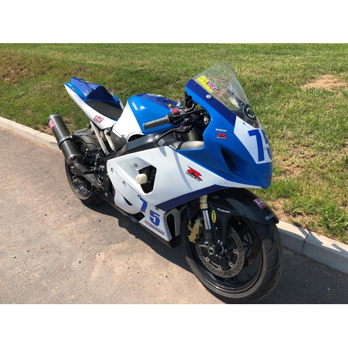 409 - Suzuki GSXR 750 race motorcycle.
Starts and runs. No docs c/w new forks