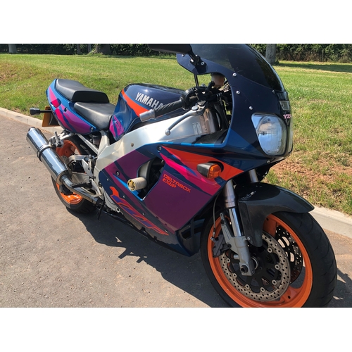 411 - Yamaha YZF 750 motorcycle. 1994. Matching engine and frame numbers. MOT until October 2020. Starts a... 