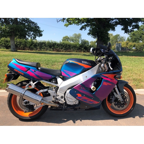 411 - Yamaha YZF 750 motorcycle. 1994. Matching engine and frame numbers. MOT until October 2020. Starts a... 