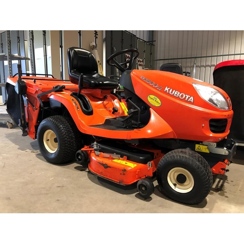 515 - Kubota GR1600-11 ride on mower with grass collector. 550hrs. Runs and drives