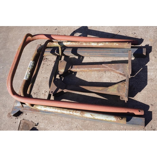 119 - Assorted roll bars