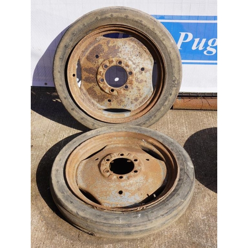 125 - Ferguson front wheels and tyres 400-19 -2