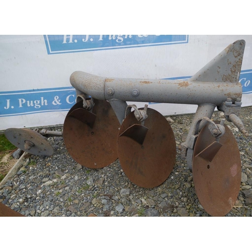 340 - Ferguson 3 furrow disc plough