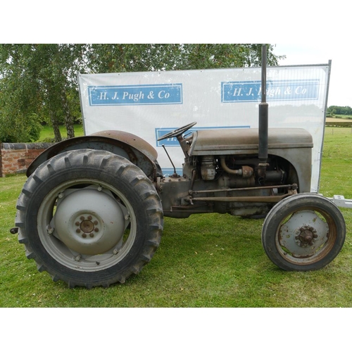 386 - Ferguson TEF diesel tractor. 1954. SN. TEF403398. Runs and drives. Reg. OAB 526