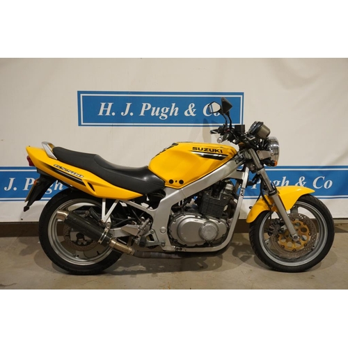 430 - Suzuki GS500 K1 motorcycle. 2001, 487cc. Reg. WX51 UJY. V5 and key