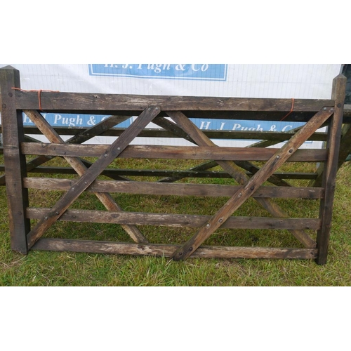 806 - Wooden gate 7ft