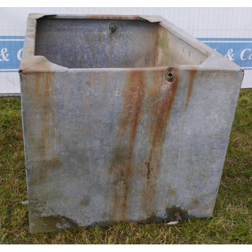 821 - Galvanised water tank 4x3ft