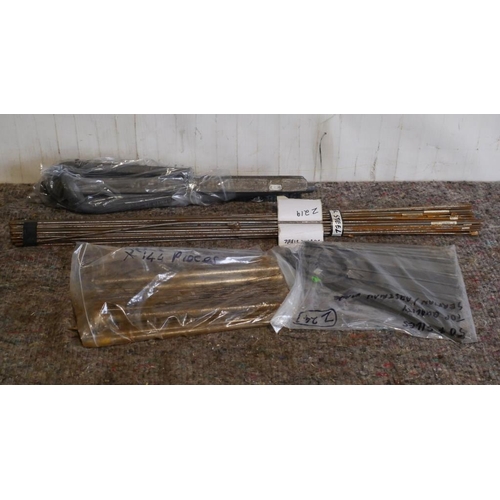 305 - 4 Aluminium ladles, large quantity of silver steel rods and bag of assorted files +VAT