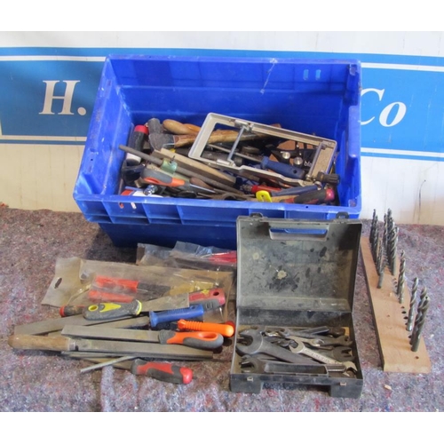 422 - Large quantity of assorted hand tools including hammers, files, chisels, drill bits etc