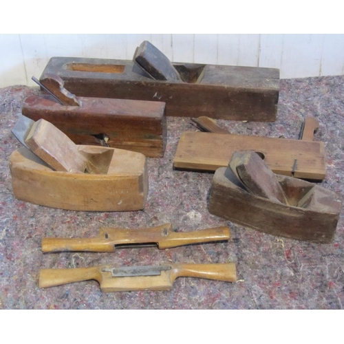 428 - Assorted smoothing planes, rebate planes and spoke shaves