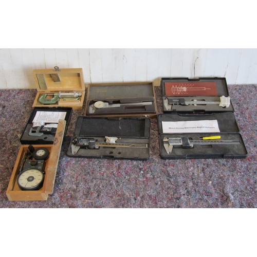 432 - 7 Assorted micrometers, verniers and other precision tools