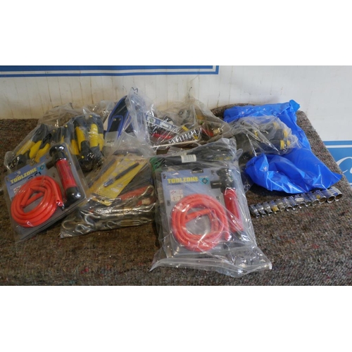 450 - Large quantity of assorted hand tools including trowels, socket sets, pumps, tool pouches etc +VAT