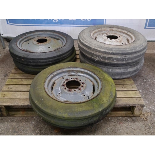 44 - 5 Ferguson front wheels and tyres