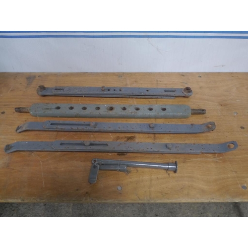 5 - Ferguson 9 hole drawbar, top link, stabilizer bars and pins