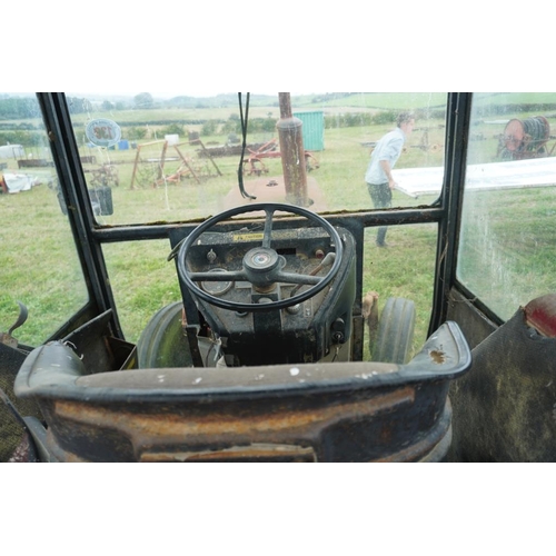 138 - International 584 tractor 4245hrs recorded.Runs. Reg. XBX 192T+VAT