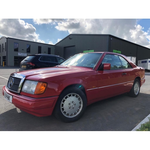 423 - Mercedes Benz 300CE Auto 3dr coupe. 1990. 2962cc. Chassis no. WDB1204502B332452. Engine no. 10398322... 