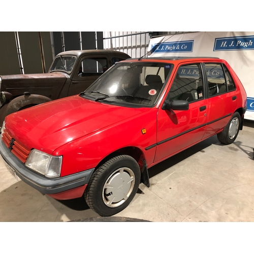 401 - Peugeot 205 automatic 5dr hatchback. 1991, 1580cc. MOT papers up to 2019. Starts and runs. Chassis N... 