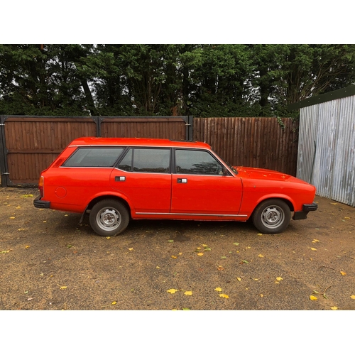 424 - Morris Marina estate car. 1980. 1700cc. MOT. 58,617 miles. Reg JUX489V. V5