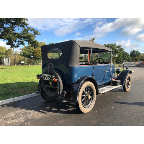 414 - Riley 4dr Deluxe Tourer. 1925. 4/5 seats. Very original. Drove to saleroom. 1645cc. 4 Gears, 19