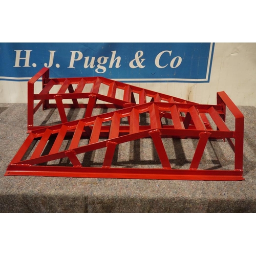 387 - Pair of heavy duty car ramps