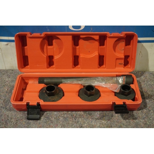 392 - Neilson track rod end remover and installer